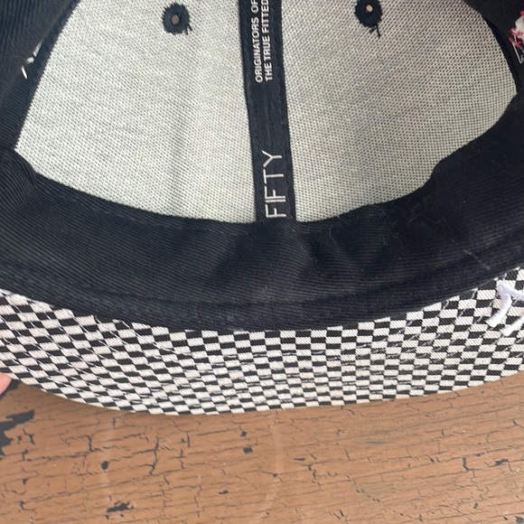 🔥5/$20🔥New York Yankees New Era 59Fifty Hat Black Pink Size 7 1/4 - Picture 6 of 10